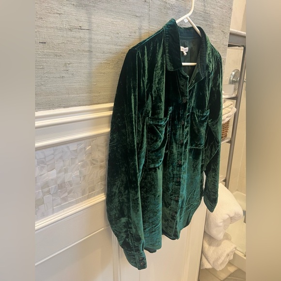 Medium Anthropologie pilcro Hadley relaxed dark green velvet button down shirt - Picture 10 of 15